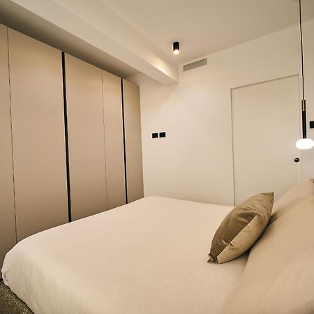 Picasso Golden House Next To Duomo Apartment Милано Екстериор снимка
