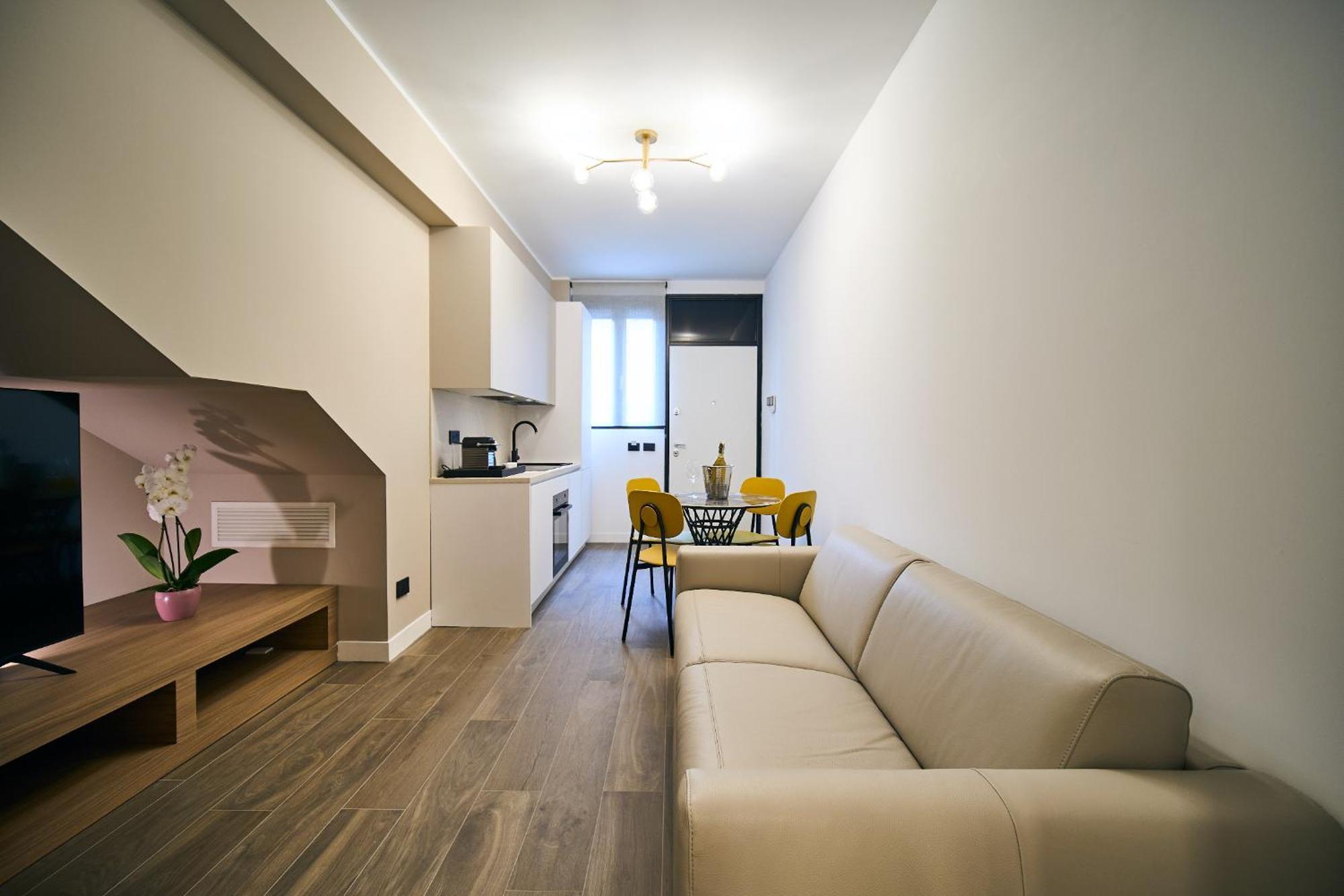 Picasso Golden House Next To Duomo Apartment Милано Екстериор снимка